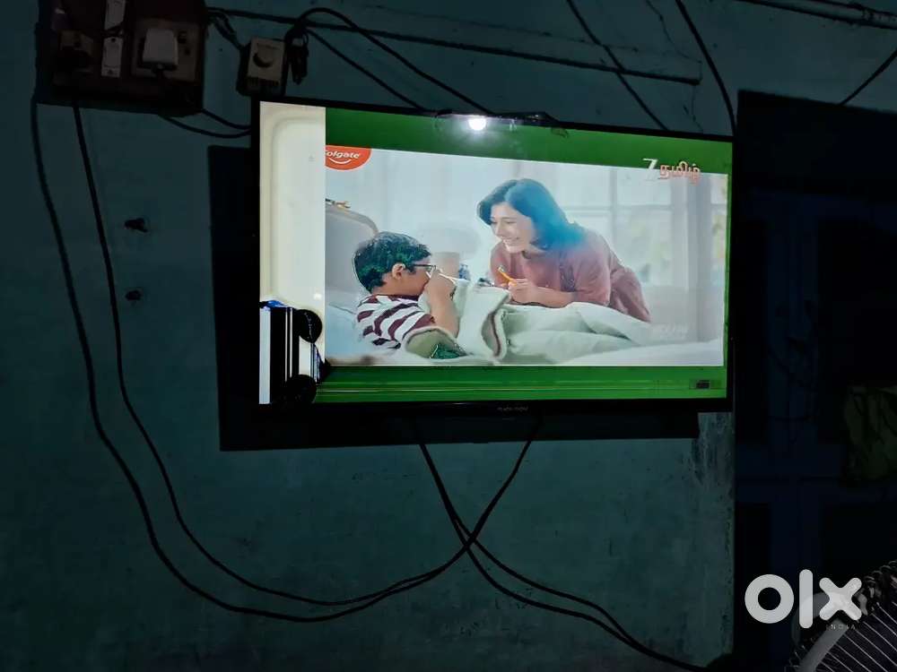 Thomson alpha 32 inch