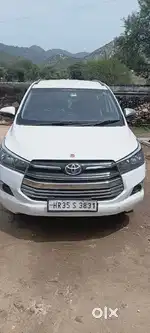 Toyota innova crysta