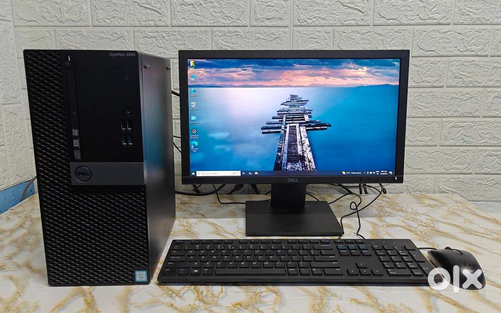 I7 Dell optiplex 7040 with 19 inch monitor in good condition