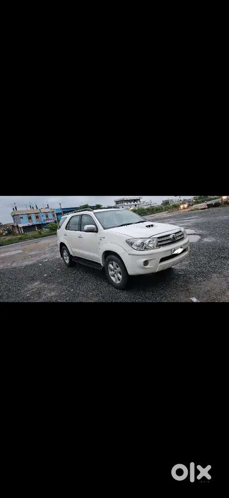 Toyota Fortuner 2010