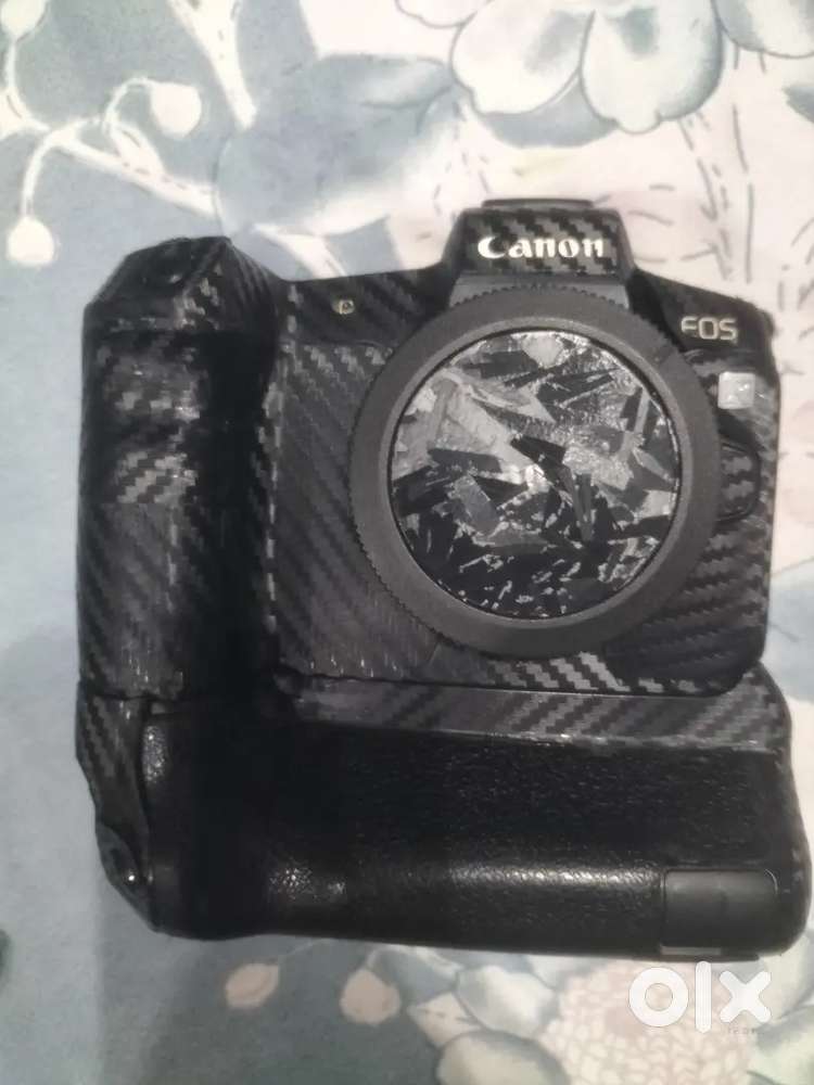 Canon R only body with grip