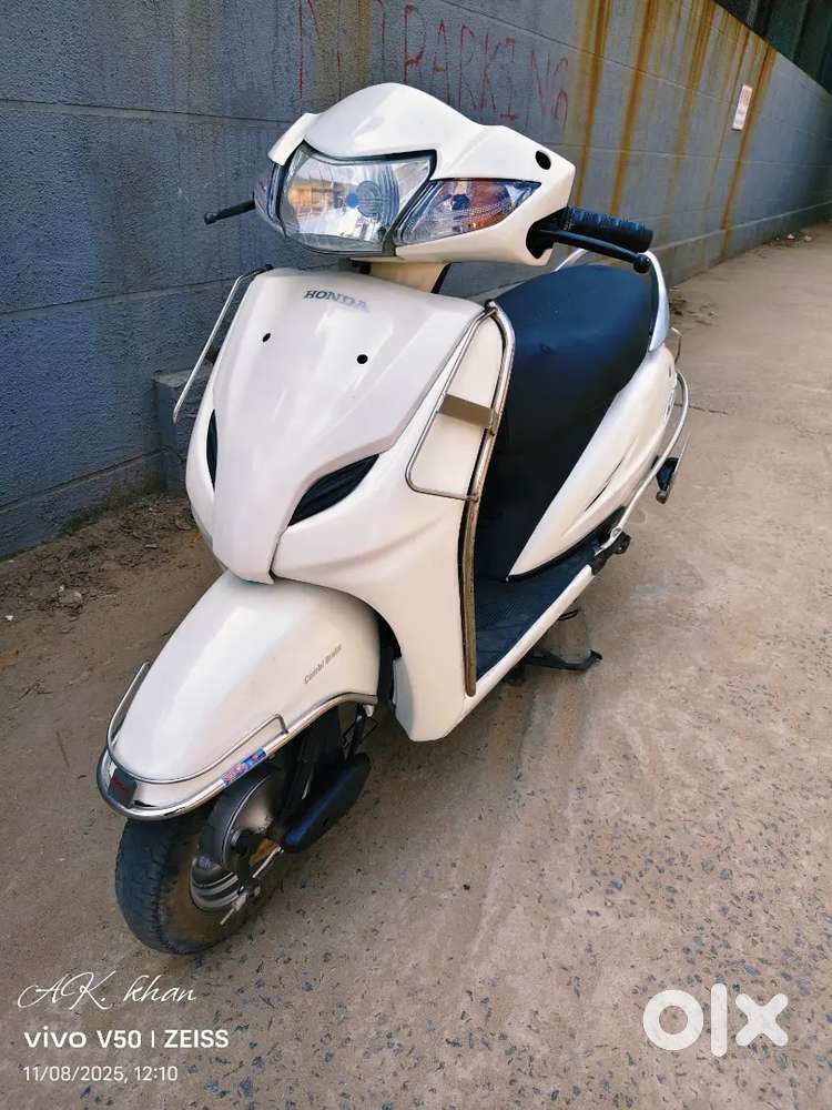 Honda Activa 3g good condition sigal hand 2016