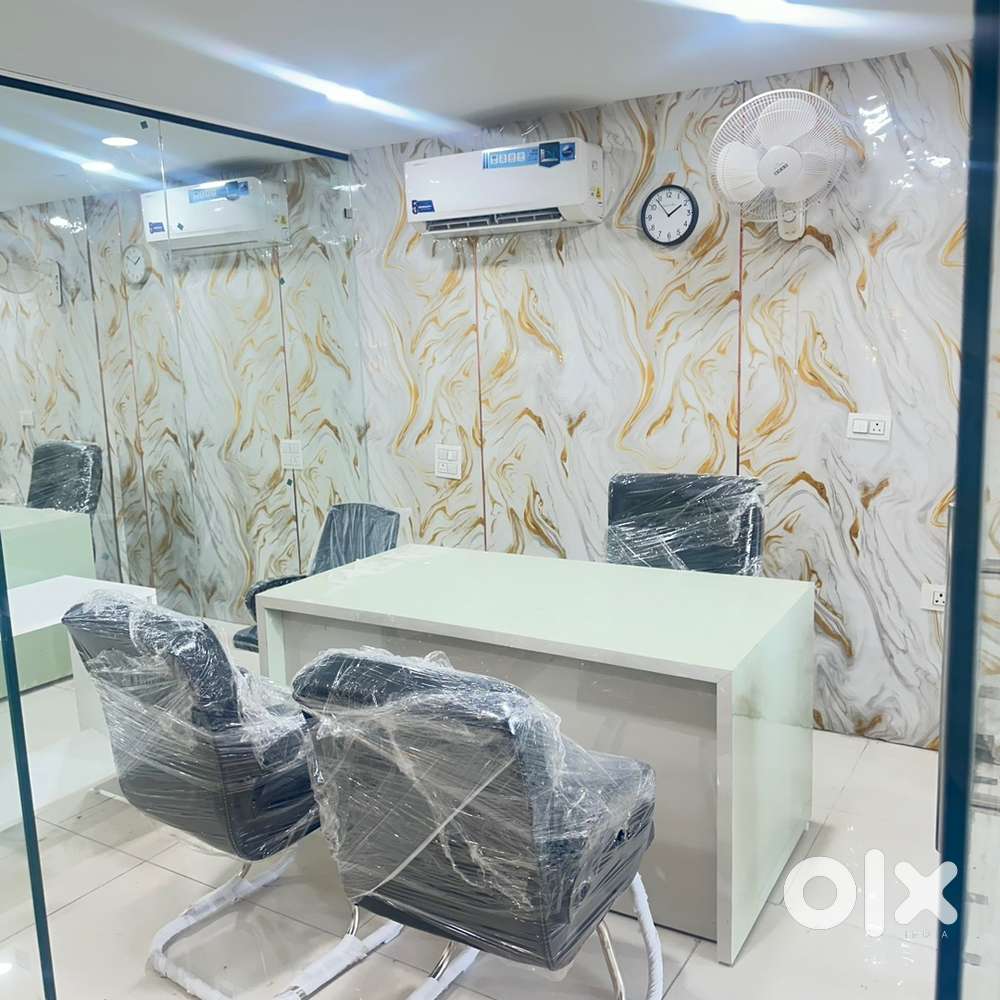 920 sq ft Fully Furnished Office