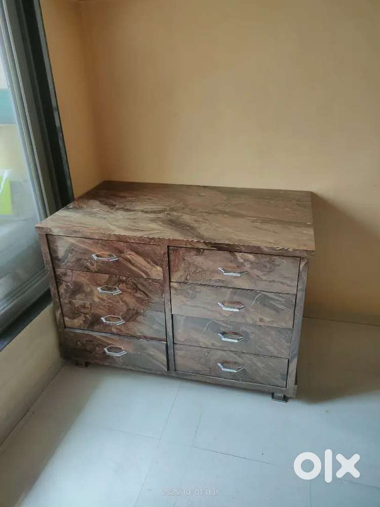 Table with storage 3.8 x 2.2 feet