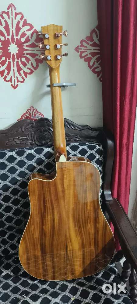 Brand new takla guitar made in Thailand with kapo