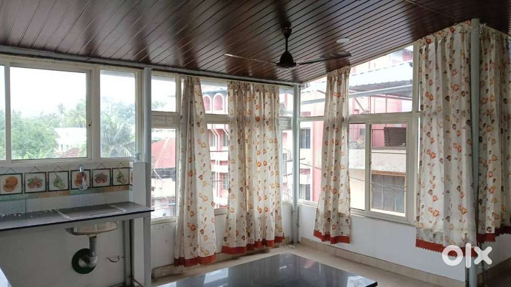 FOR BACHELORS / STUDENTS . 2 ND FLOOR UNFURNISHED 1 BHK.