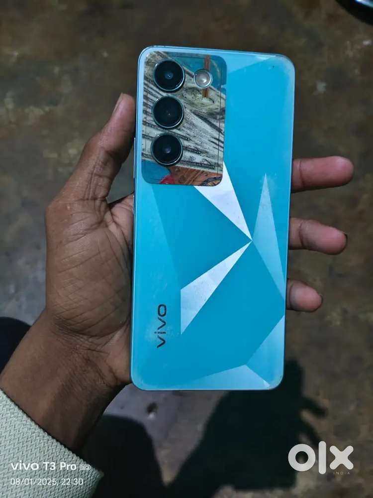 Vivo t3 5G 8+8 128 all working mobile ka har hij original hai