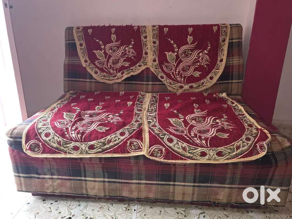 2-Seater Sofa in Good Condition with Cushion Covers. Very Comfortable