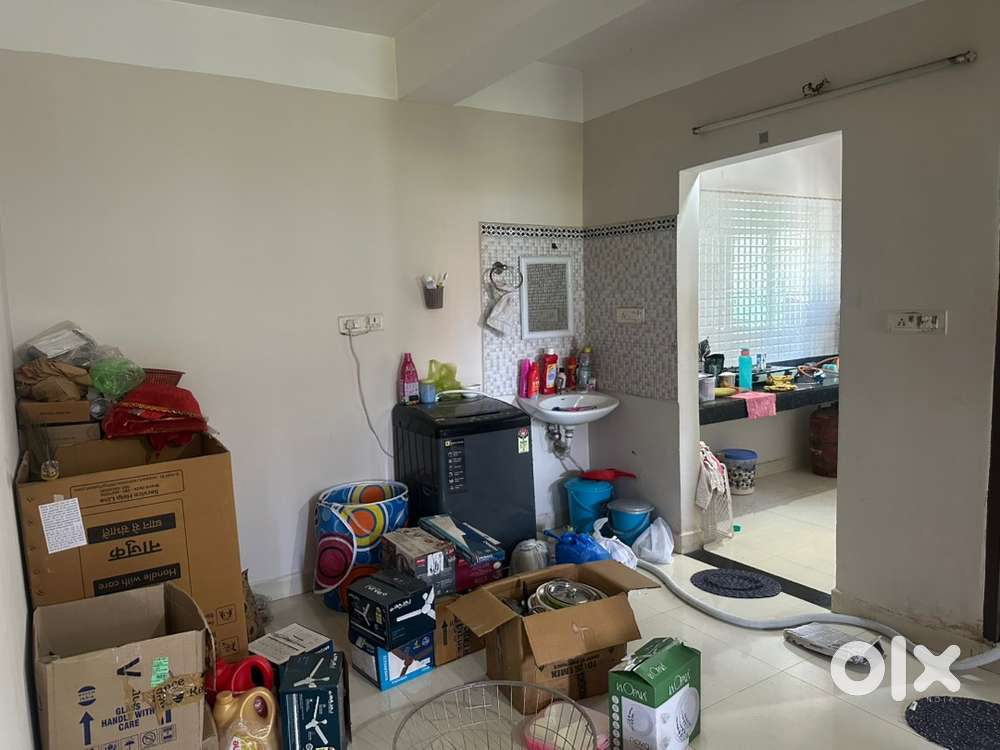 1st floor ITI ROAD 2BHK 962 sqft WITH Car Parking  for sell amt 38 lac