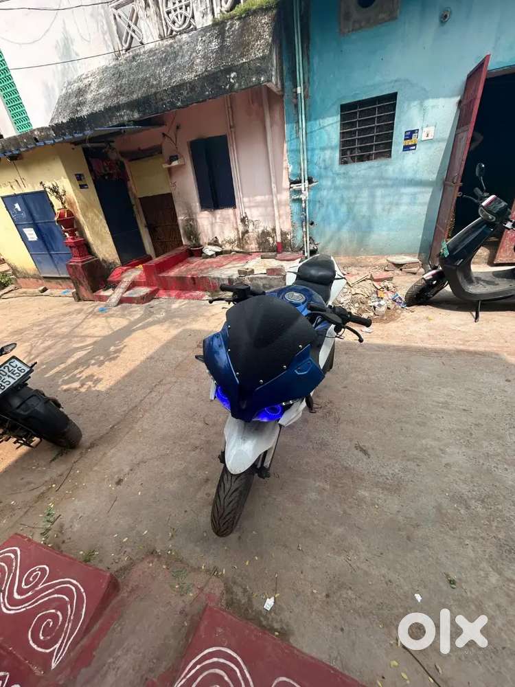 Bajaj Pulsar RS 200
