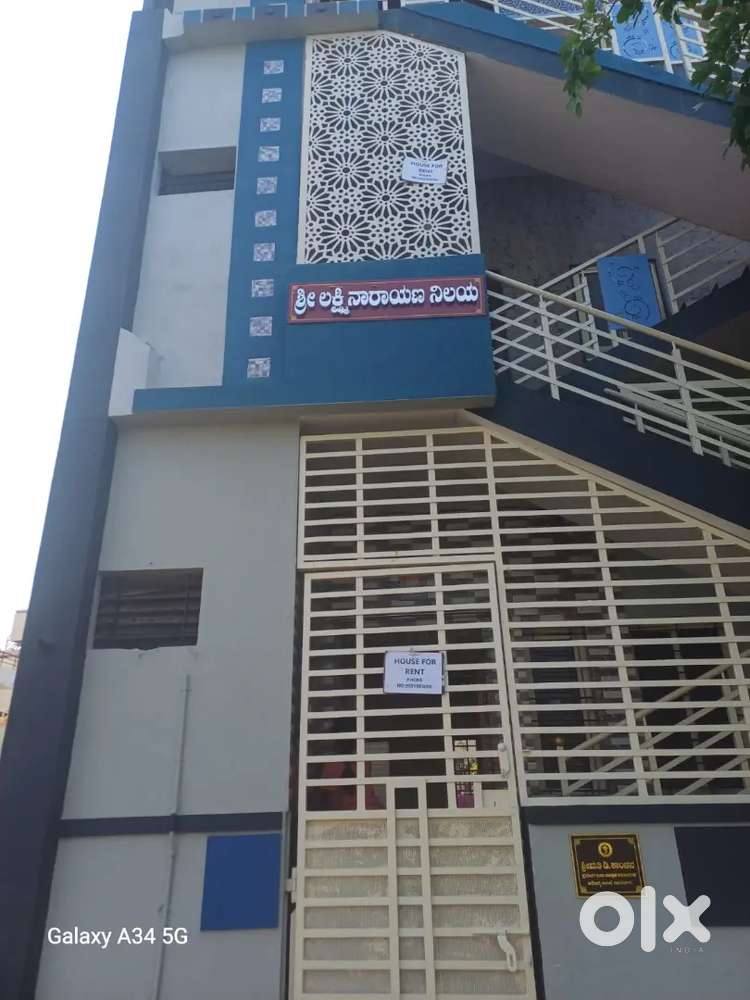 2rooms 1 Boothroom and open passage