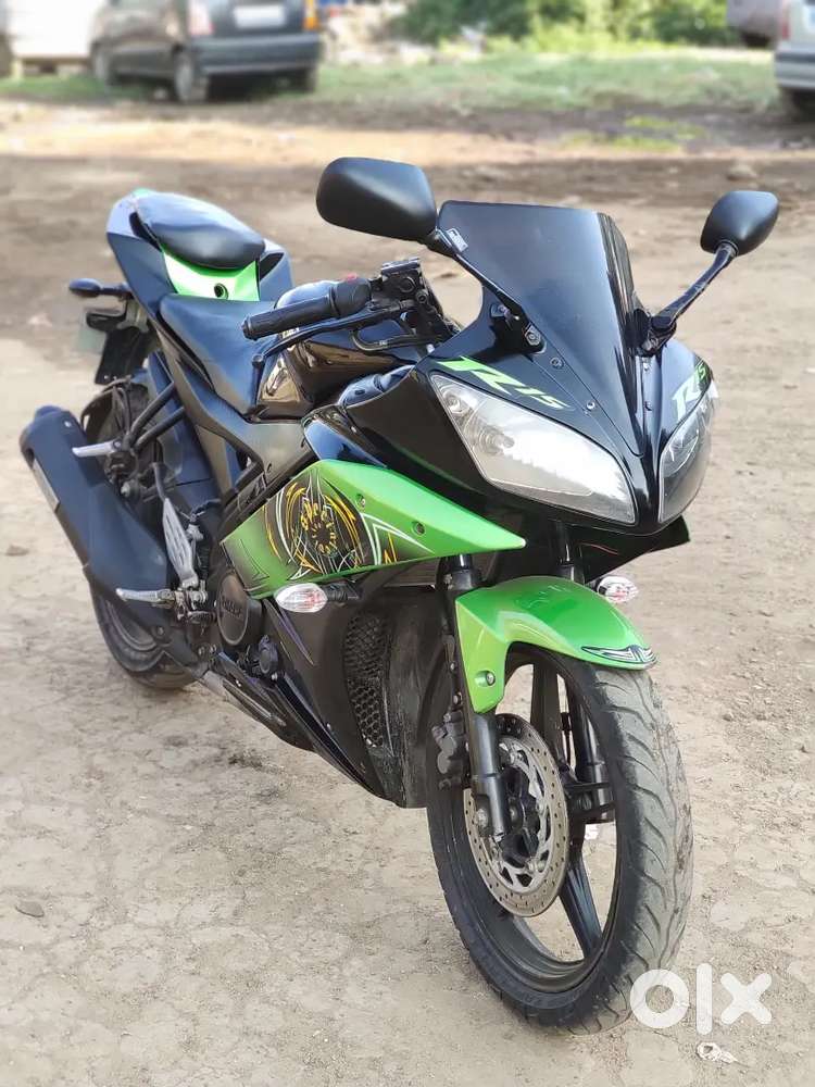 YAMAHA R15 V2 (2013) MODEL