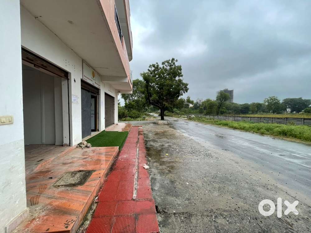 Shop available for rent