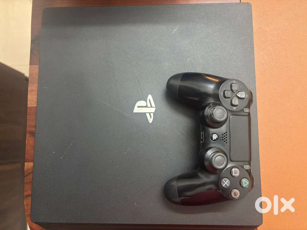 PS4 Pro 1TB - Excellent Condition
