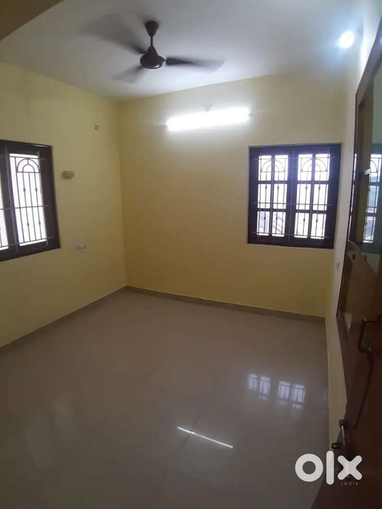 2 BHK House for Rent near Ideal School Narasimhanaicken palayam