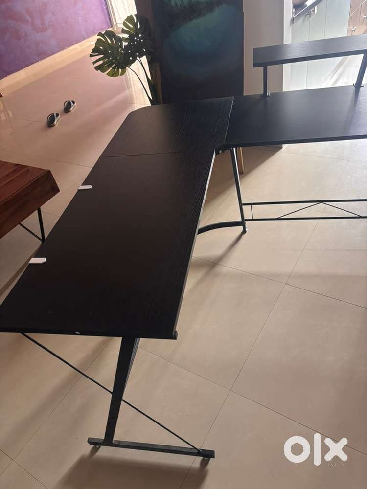 L shaped office table