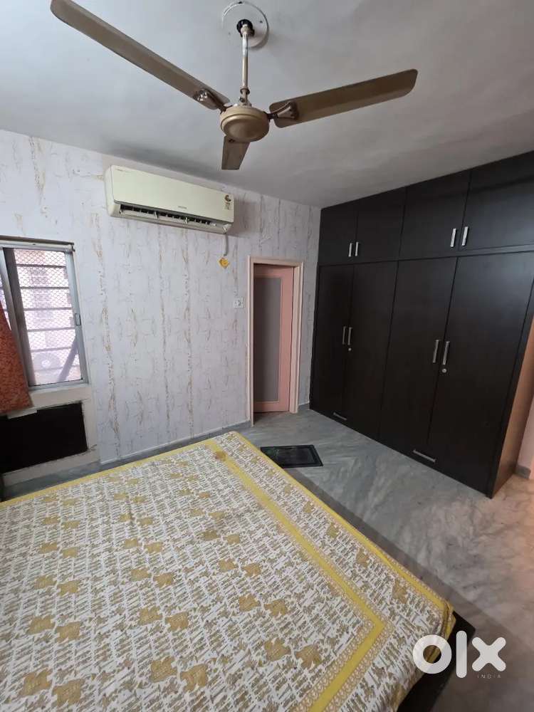 V good ફ્લેટ પર ગર્લ્સ 5000 પર બોય 5000rs વિથ ac વૉશિન મશીન tv frej