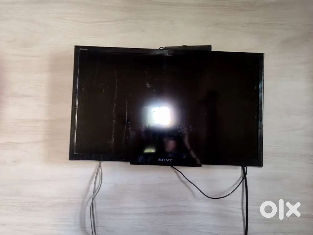 Sony bravia LED tv 24 inch and mobel number KLV-24p413D