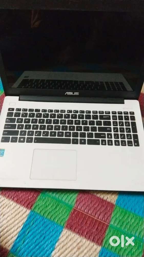 ASUS X553MA -- INTEL PENTIUM N3530  4GB RAM  256GB SSD
