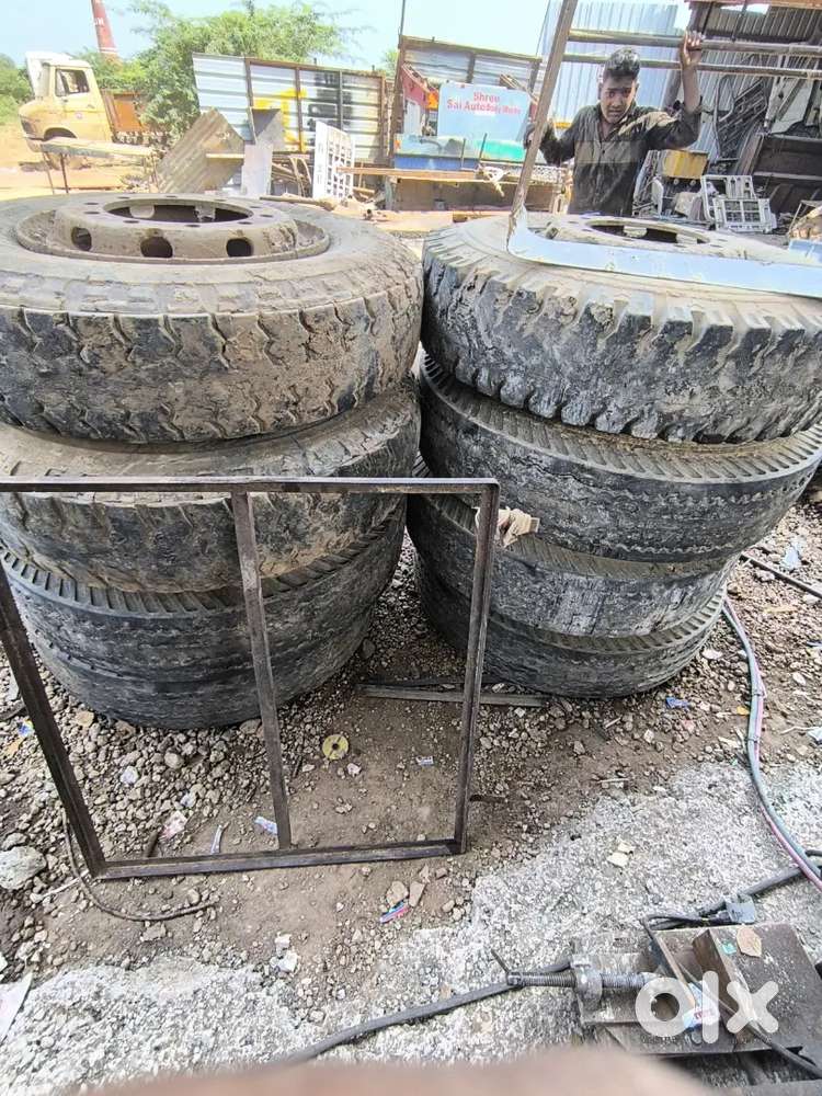TATA HYVA 25.18 TYRES & WHEEL PLATES