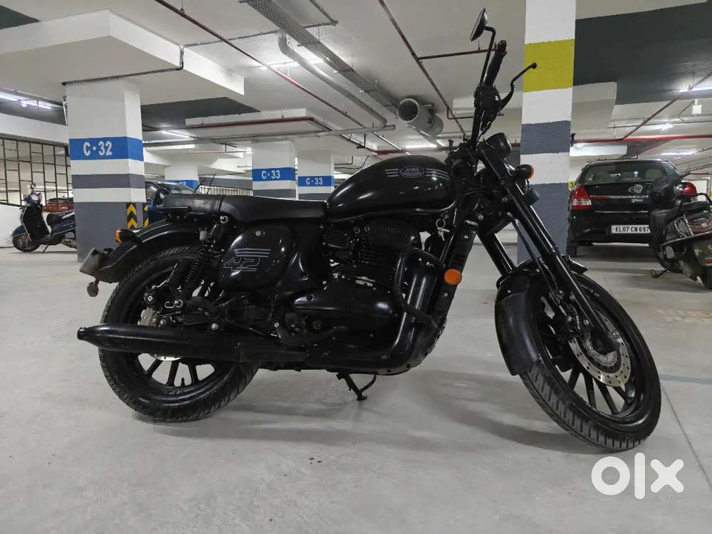 JAWA 42 2.1 Alastar Black Dual