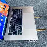 MacBook Pro 16 inch i7-2019 dual graphics