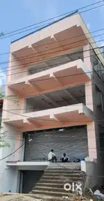 Showroom Near Prem mandir 2700sqft