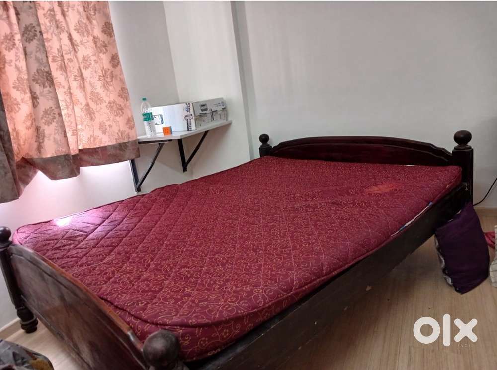 Queen size bed