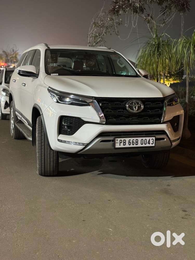 Tan interior 20 inch alloys nil dep insurance upto September 2026