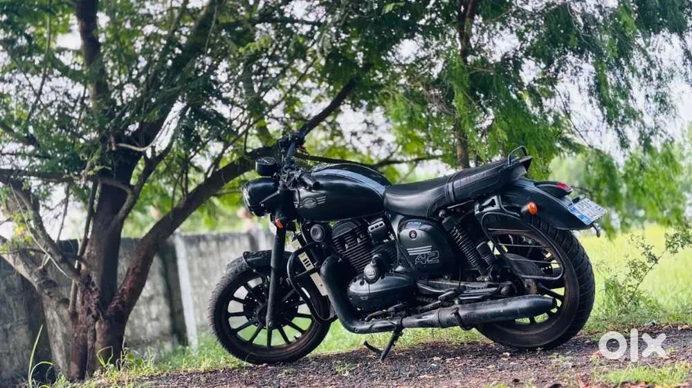 Jawa 42 matty black