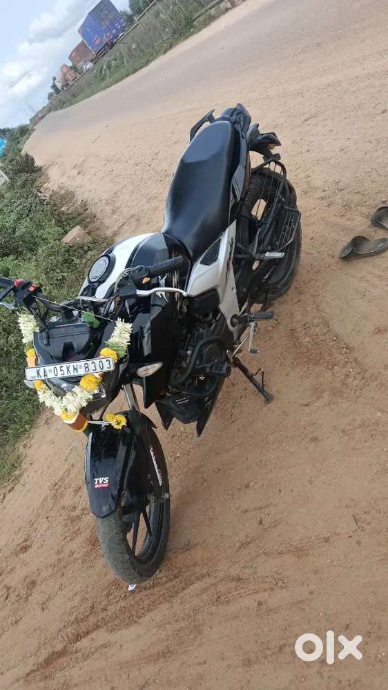TVS APACHE RTR 160 4V