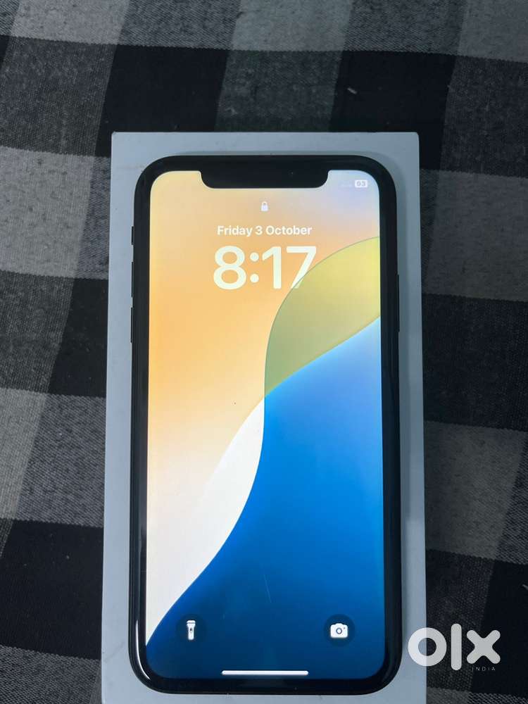 iPhone XR 64GB – Good Condition – Original – 74% Battery Health