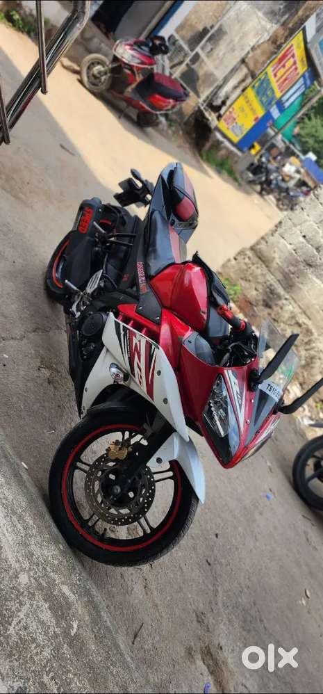 Yamaha R15 V2 2016 model