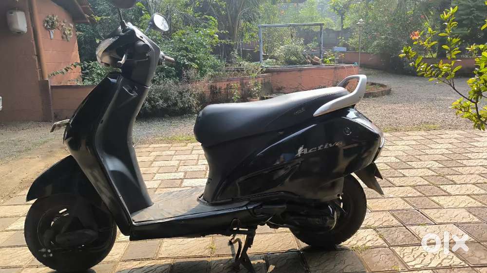 Honda activa black test renewed