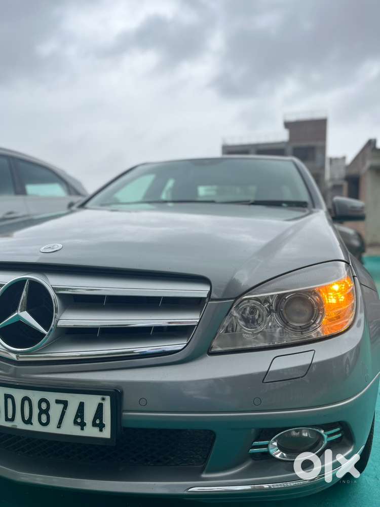MERCEDES BENZ AVAILABLE FOR RENT