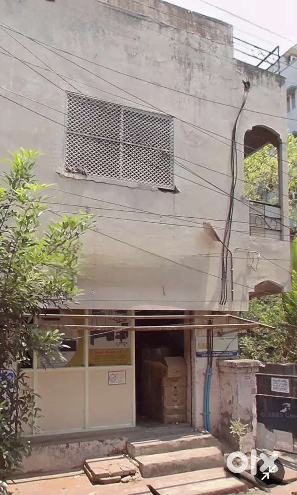 Shop/Office and godown for rent in city centre