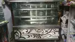 Cake refrigerator
