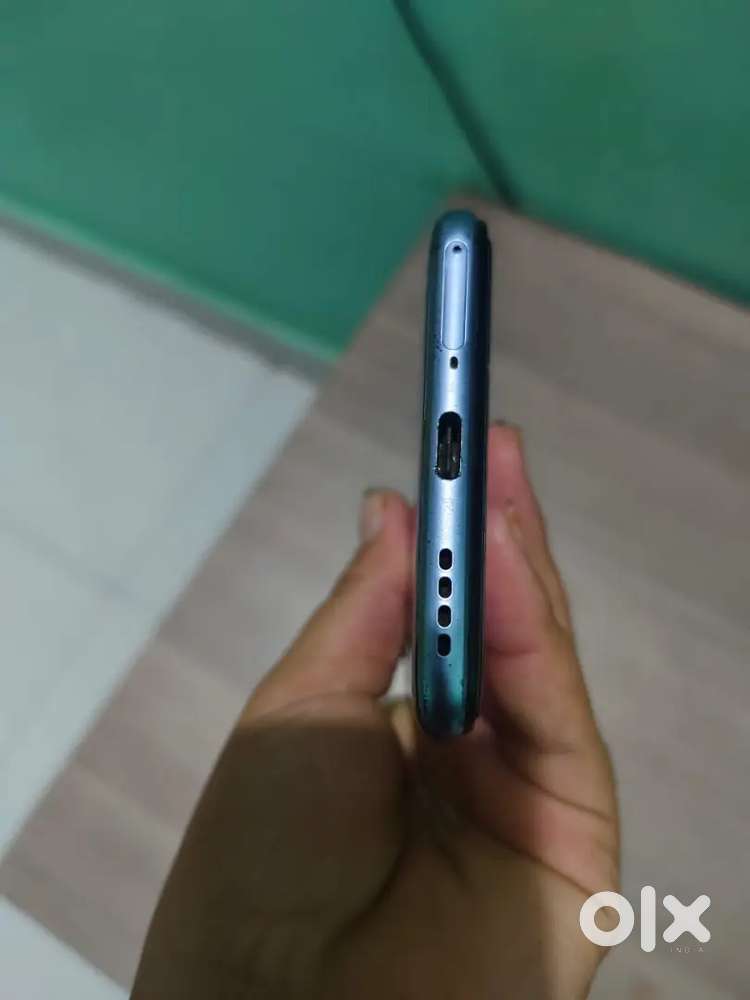 Realme X7 5G phone 8 Ram 128 memory