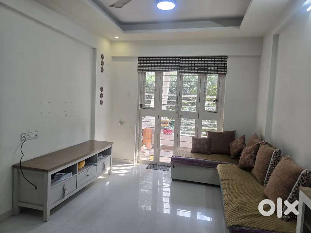 Urgent Looking 2 female flatmate Spacious and well-maintained 2bhk