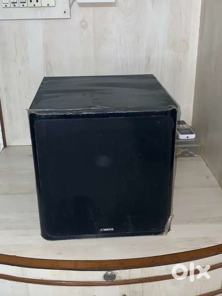 Yamaha NS 5.1 channel sound system with AV receiver