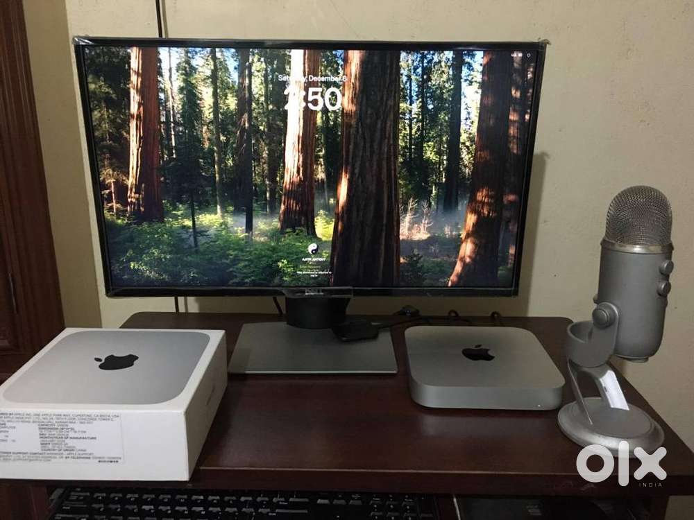 MAC MINI M2 2023 + monitor and accessories