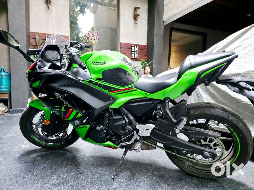 Ninja 650 brand new condition 1365 km 9 month old