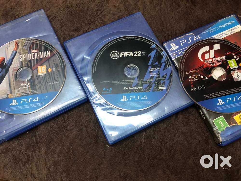 Selleing ps4 cds