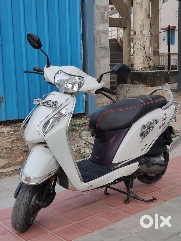 Honda Activa i single owner with self start showroom condition scooter