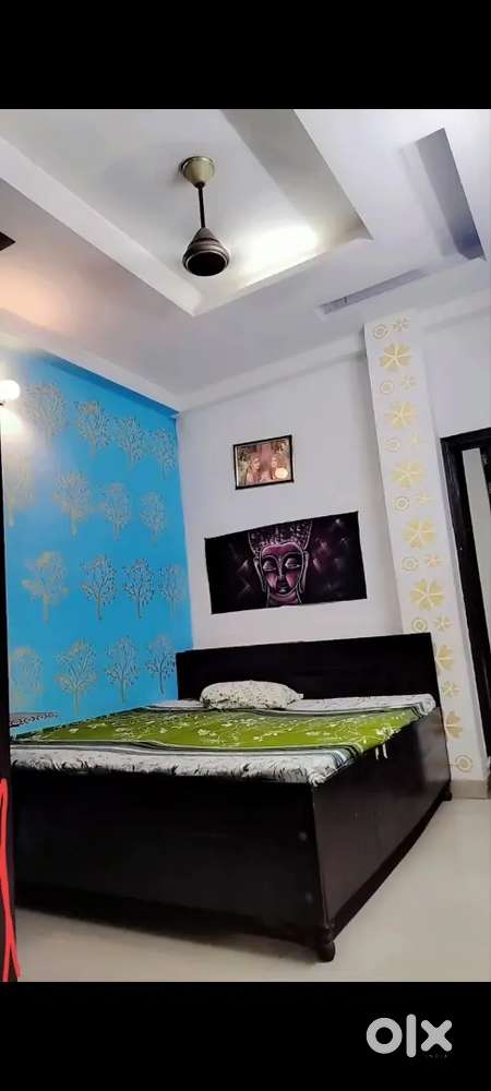 3 BHK single and sharing room only for girls 62 near by Indirapuram
