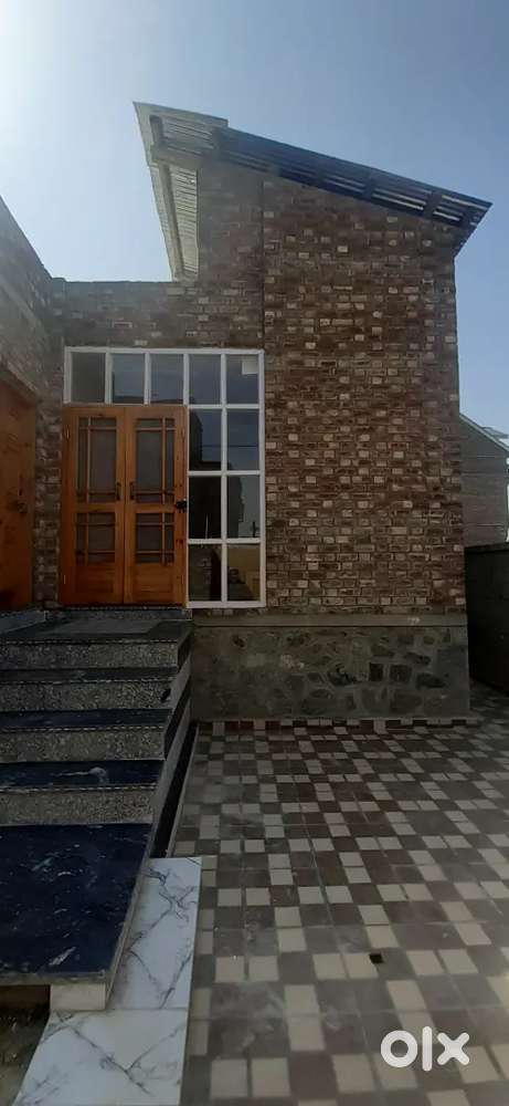 NEW HOUSE WITH HAMAAM AND CAR PARKING  AT IRAM LANE SECTOR F3 NATIPORA