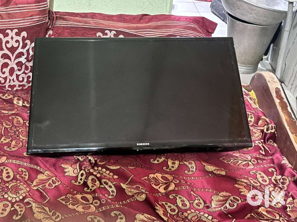 Samgsung tv 33inches