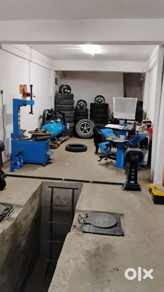 Wheel Alignment machine, Tyre Changer, Air compressor and other tools