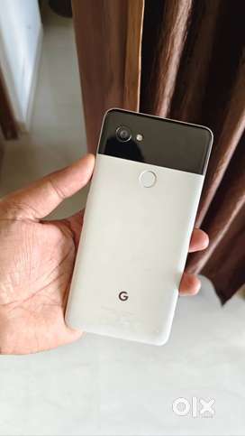 Google Pixel 2 XL Panda Color - BW - Excellent Condition