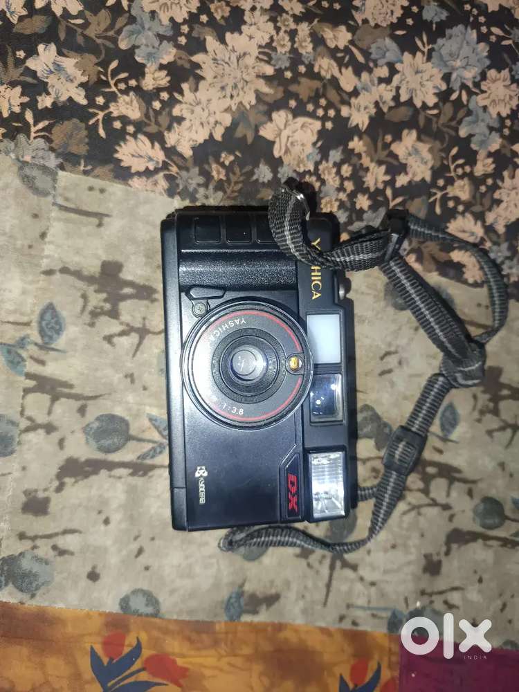 YASHICA CAMERA